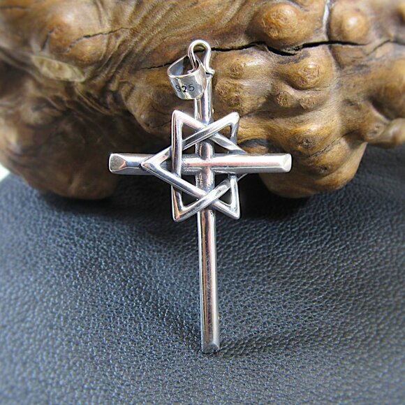 Solid 925 Sterling Silver Interwoven Star of David on Christian Cross Pendant - Picture 1 of 11